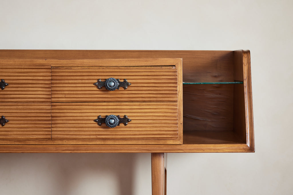 Italian Combed Console