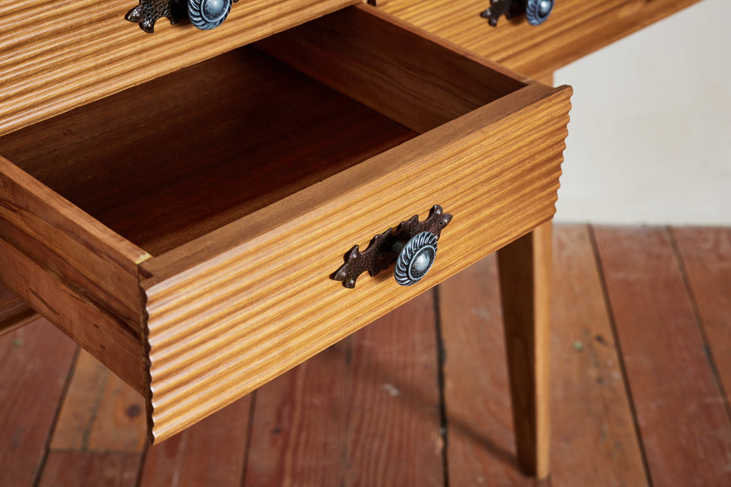 Italian Combed Console