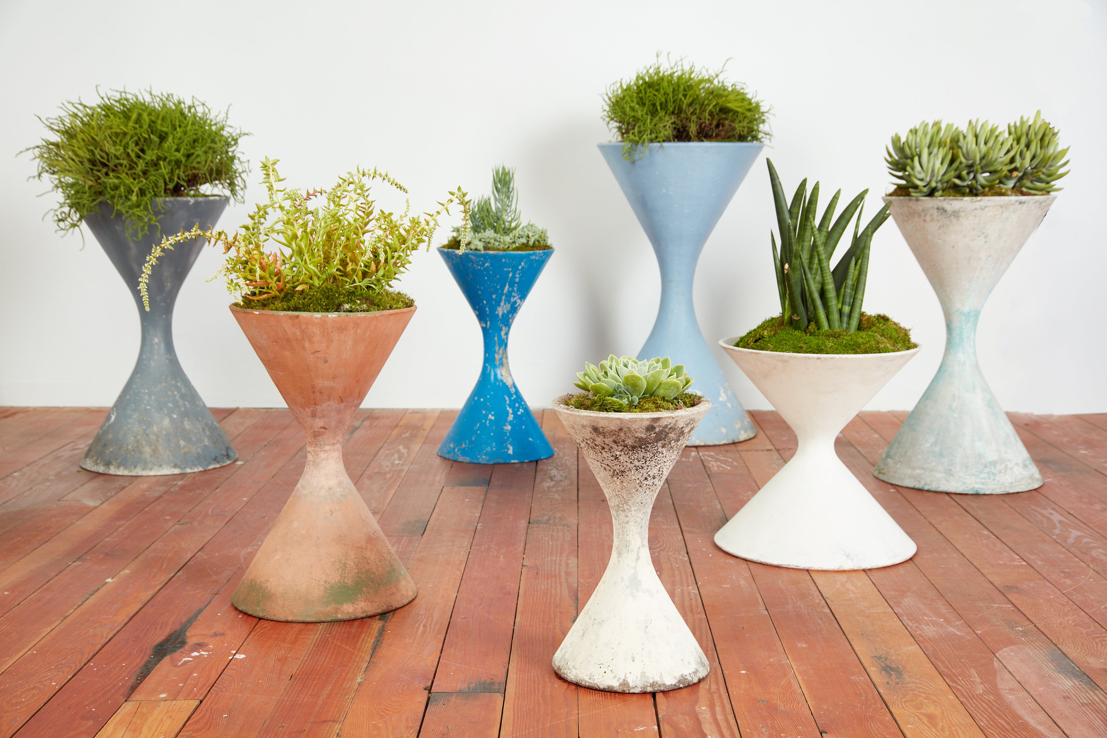 hourglass plant pot Willy Guhl Hourglass Pots – Orange Furniture Los Angeles
