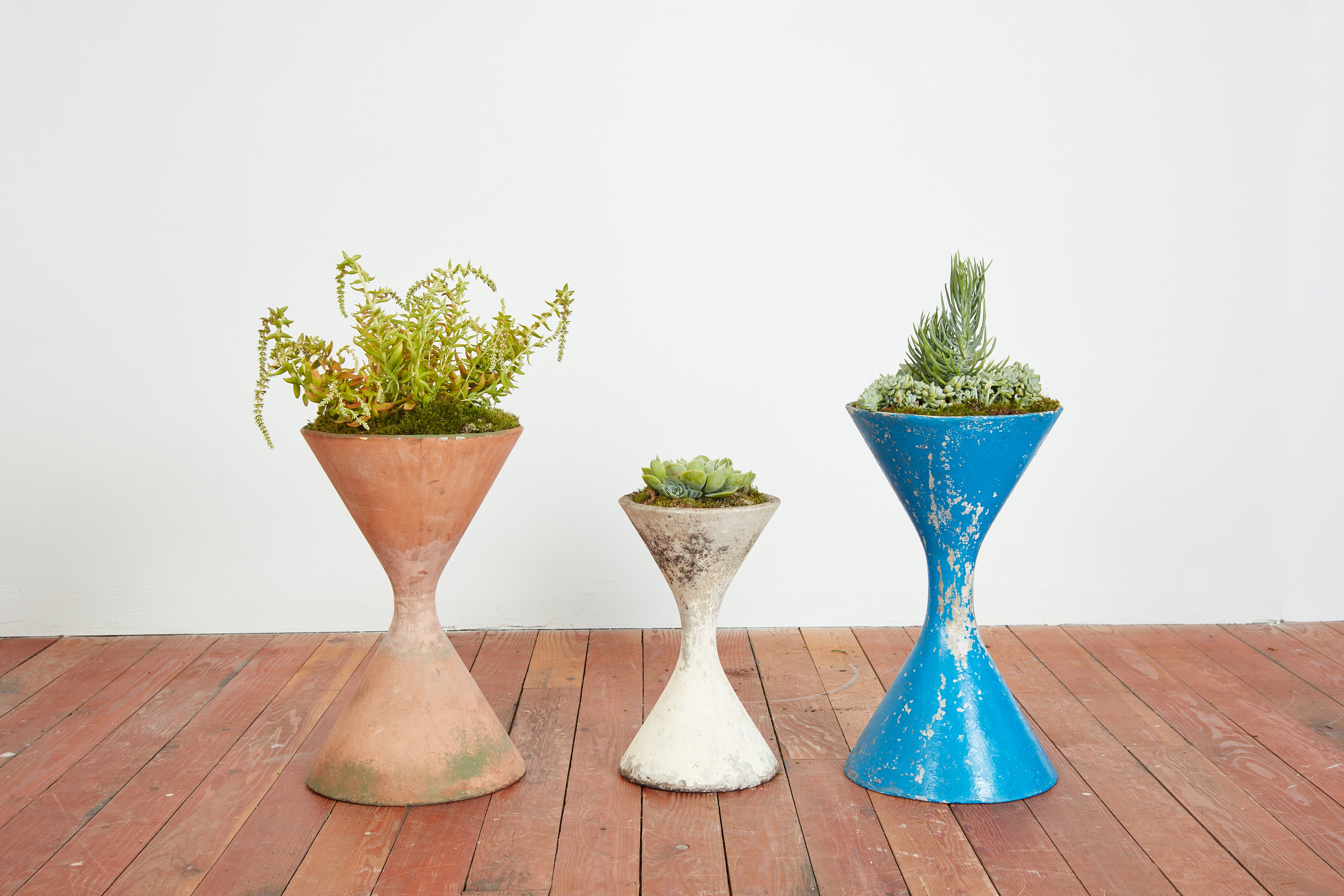 hour glass plant pot Willy Guhl Hourglass Pots – Orange Furniture Los Angeles