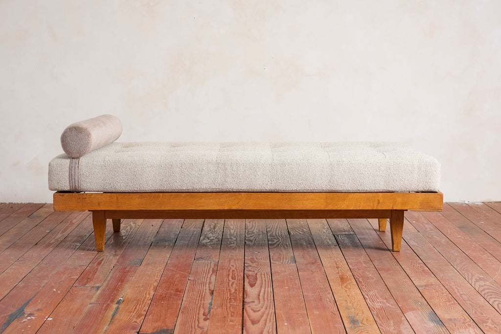 Rene Gabriel Daybed