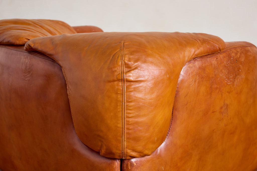 Alberto Rosselli "Confidential" Chair