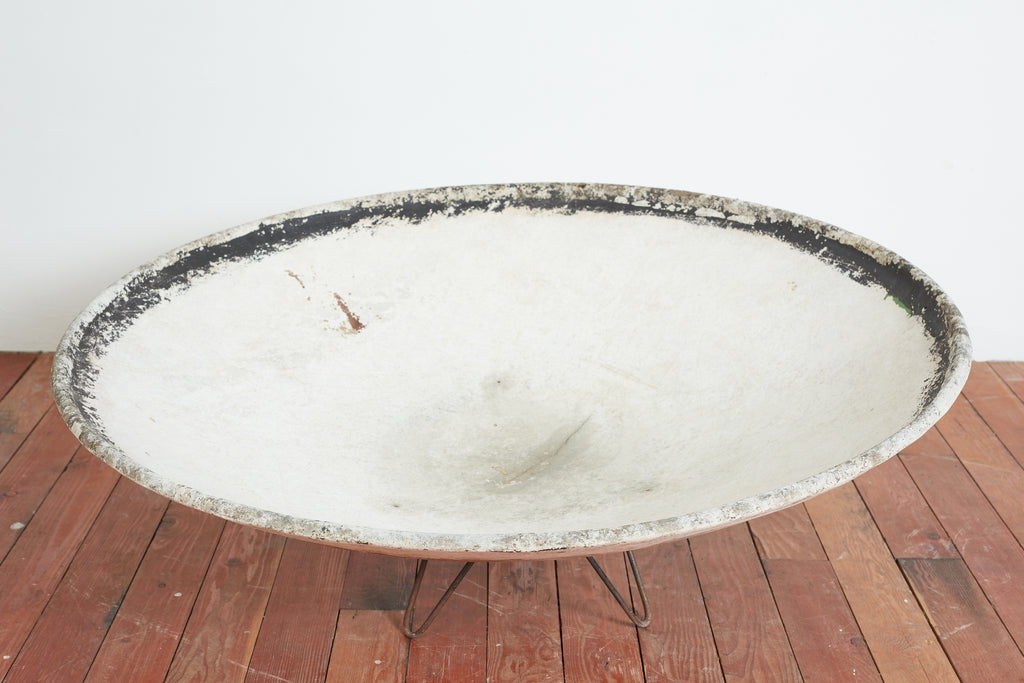 Gigantic Willy Guhl Saucer & Iron Stand