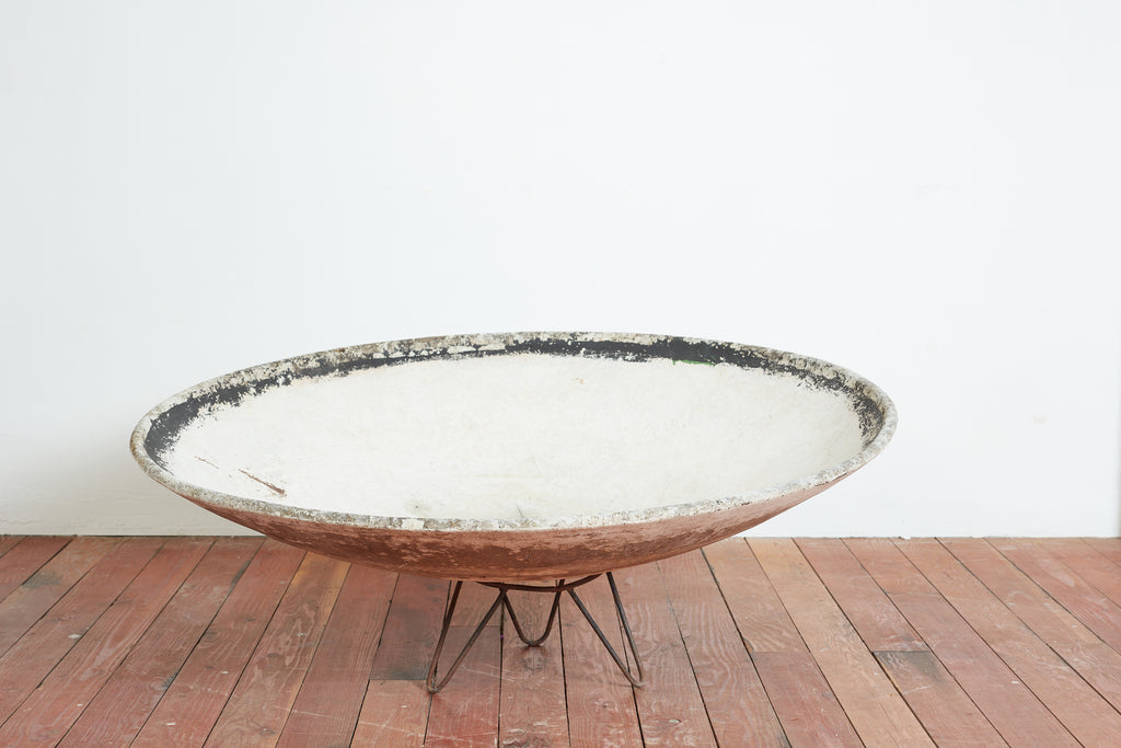 Gigantic Willy Guhl Saucer & Iron Stand