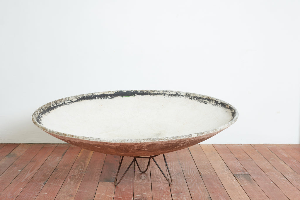 Gigantic Willy Guhl Saucer & Iron Stand