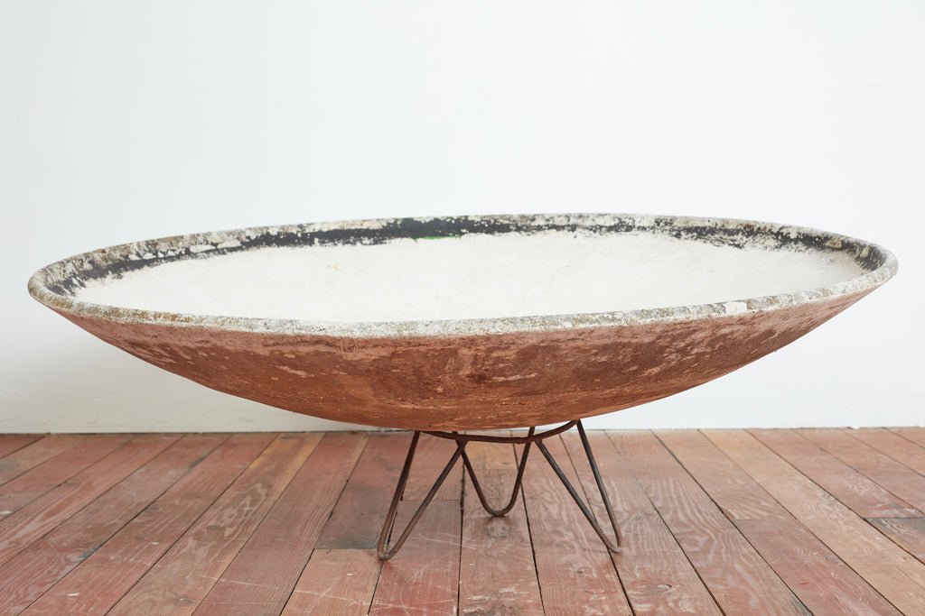 Gigantic Willy Guhl Saucer & Iron Stand