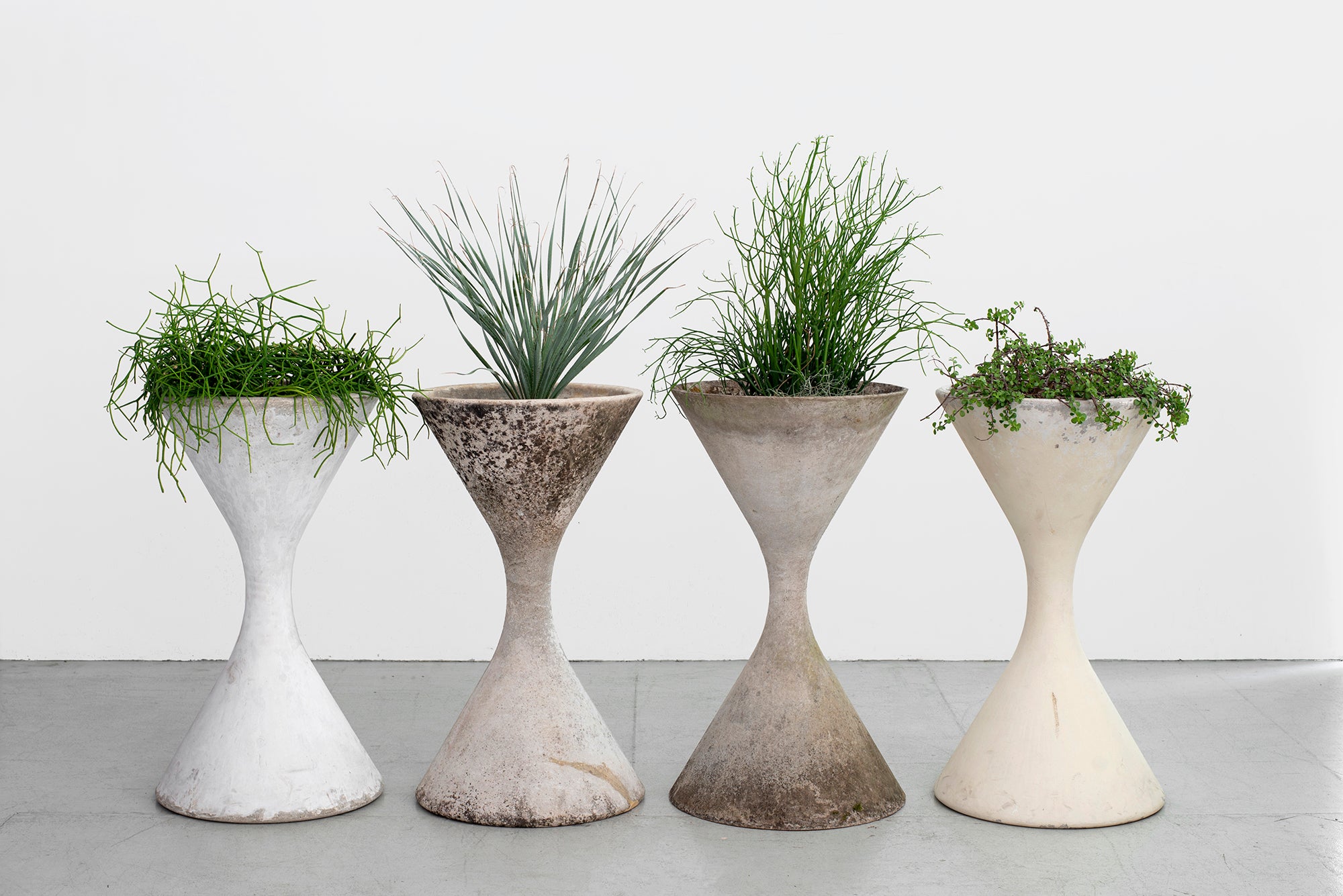 Willy Guhl Hourglass Planter - 37.5