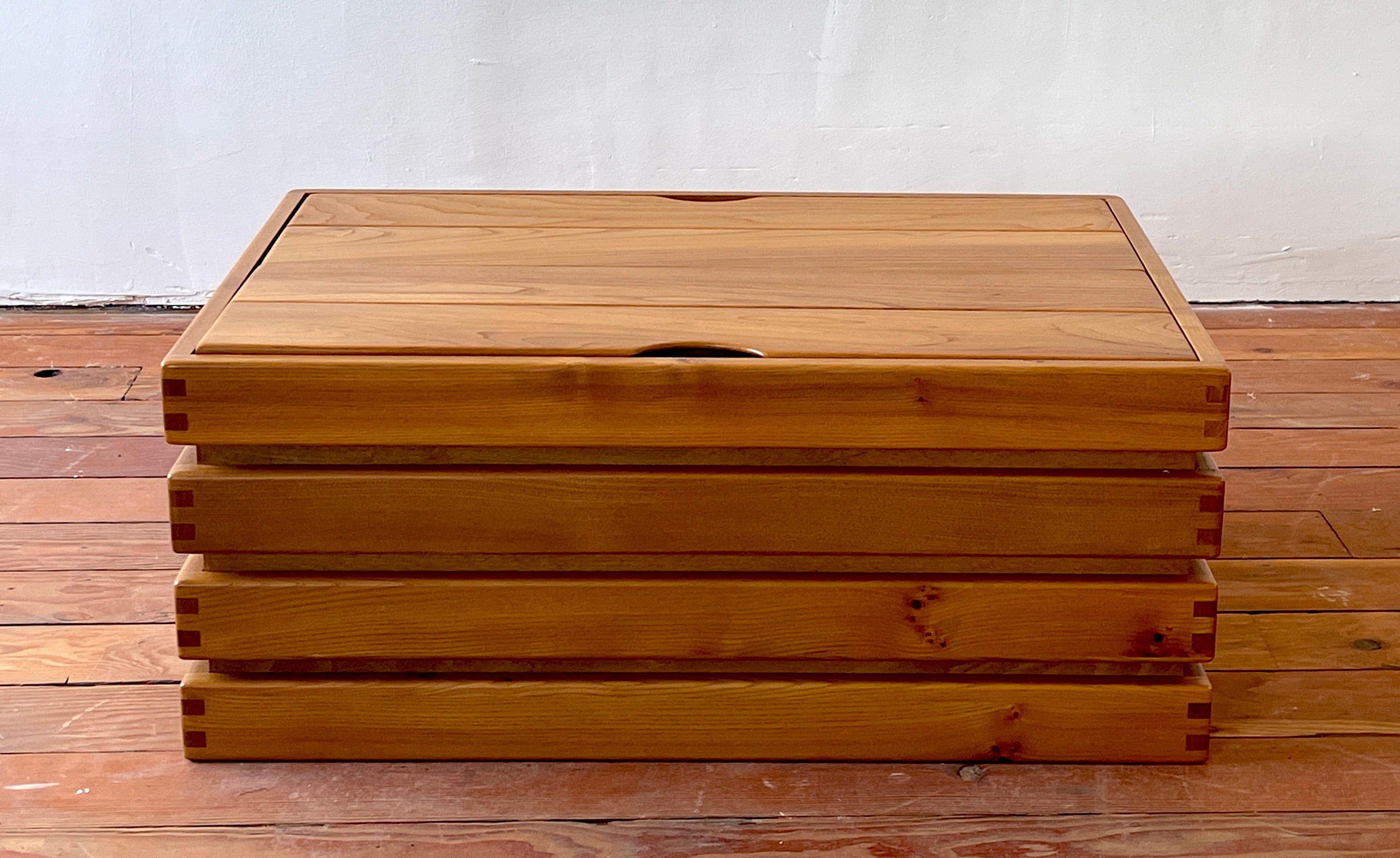 Storage Trunk Coffee Table Bench – Christian's Table